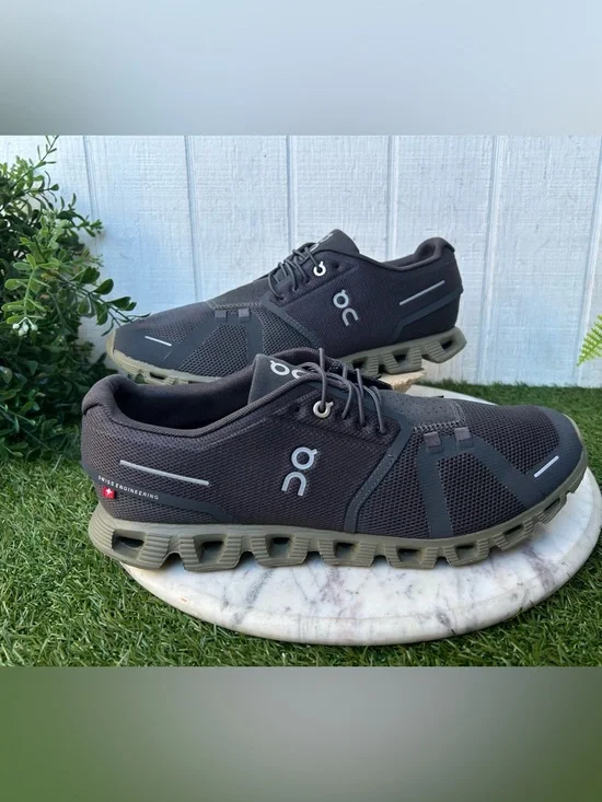 On Running Cloud 5
(Eclipse/Grove) Men’s Sneakers  size 10 gently used - Picture 5 of 16